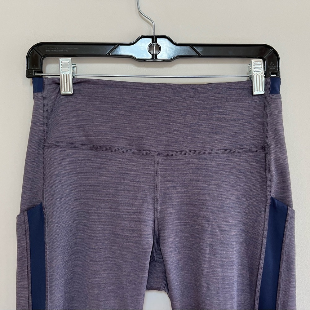Athleta Ultimate Stash Pocket 7/8 Tight Leggings in Heather Grey/Navy, size M - Picture 10 of 11